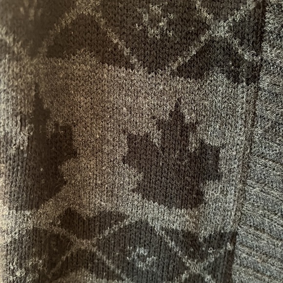 Fair Isle Patterned Maple Leaf Canadian Flag Knit Open Front Cardigan w/Tie sz S - Picture 8 of 9
